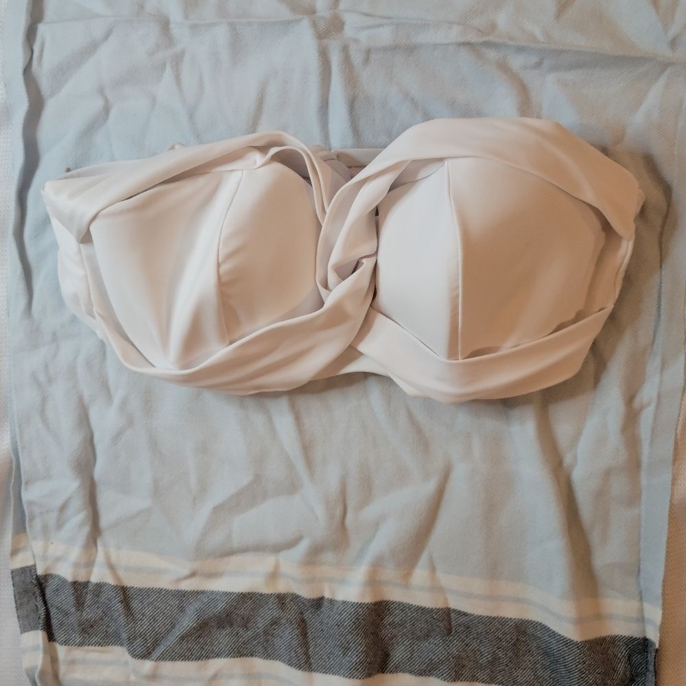 NWOT Figleaves Convertible Bikini Top; 38D - Picture 4 of 7